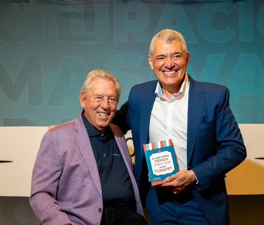 Jesús Rivas impartiendo una conferencia